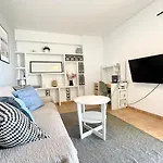 Beachfront With Ocean Views Apartament