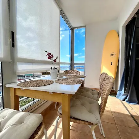 아파트 Beachfront With Ocean Views
